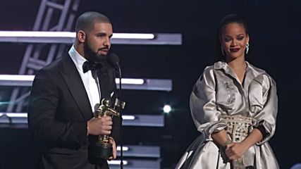 Drake представя Rihanna – Vanguard Award 2016 Video Music Awards