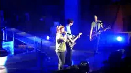 Kelly Clarkson My Life Would Suck Without You Live Lincoln, Nebraska October 2009 