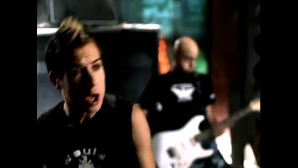 Simple Plan - Addicted (official Video)