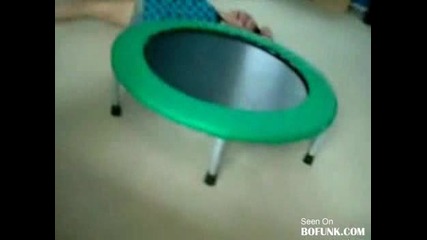 Готина мацка на батут 