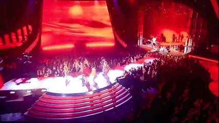 Селена изпълнява Come & Get It на Mtv Movie Awards 2013
