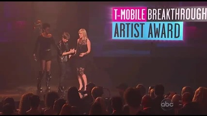 Justin Bieber спечели награда за breakthrough artist 