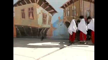 Български Фолклор - Танцуващи Кукли