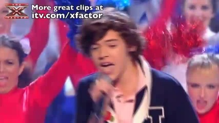Енергично изпята песен от One Direction - Kids In America в британския X Factor