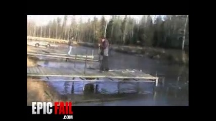 Дебелак Скача в Замръзнала Река - Смях