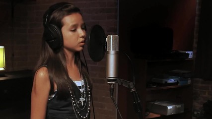 Момиче пее страхотно! Maddi Jane - Impossible (shontelle)