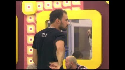 Big Brother 4 -Мартин критикува Умберто,че е солов играч