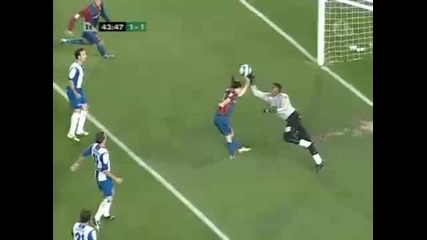 Messi вкарва гол с ръка 