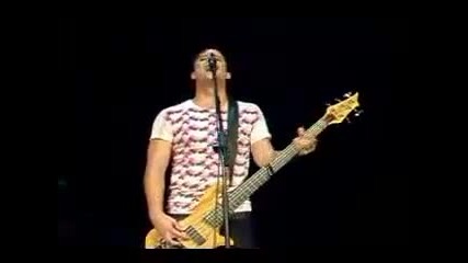 Skillet - Yours To Hold * Live * 
