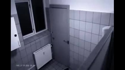 Girl Beat Boy Sex In Toilet (момиче бие момче заради отказ на секс)
