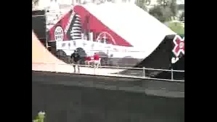 X Games.уникален скок със скейт.