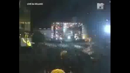 Rihanna - Pon De Replay In Milan