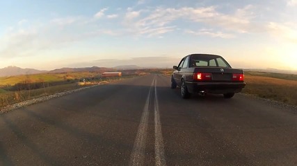 Yamaha Mt 03 vs Bmw E30 V8 Gopro 2