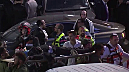 Десетки ранени при срутване в синагога в Израел