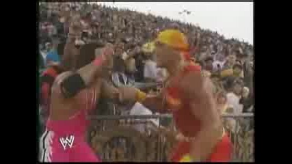 С Който Hulk Hogan Излиза На Рингa 