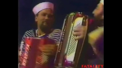 Lepa Brena - Uske pantalone (44100 - 224.fatality)