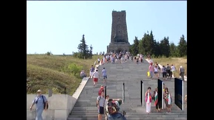 Хиляди се преклониха пред подвига на героите на връх Шипка
