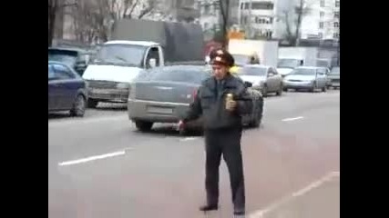 Пиян руски полицай Смях 