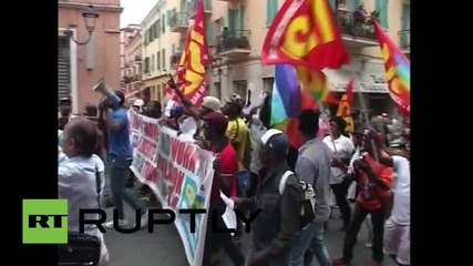 Italy: Migrants protest European immigration policy in French-Italian border town