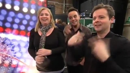 7г. (поетеса) момиченце рецитира поема със змия около врата - Britain's Got Talent 2011