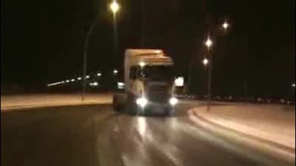 Тир прави Дрифт 