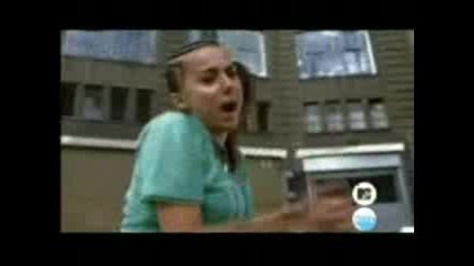 Lady Sovereign - Love Me Or Hate Me
