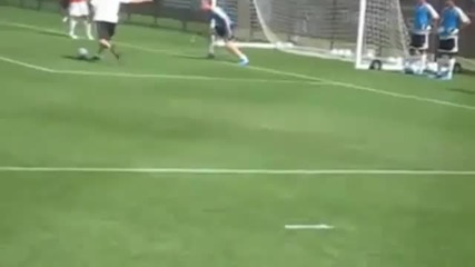 Zinedine Zidane се гаври с вратар
