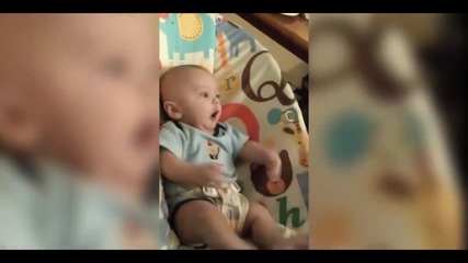 Реакцията на бебе видяло панел на дистанционно