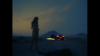 Kanye West Ft. Dwele - Flashing Lights (directors Cut) [ високо качество ]