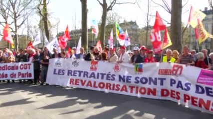 Стотици пенсионери на протест във Франция за по-високи пенсии