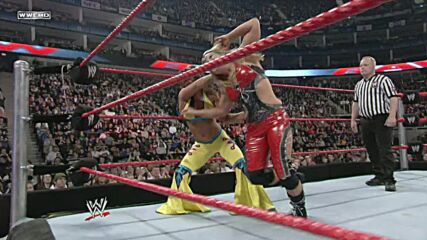Mickie James vs. Beth Phoenix - Women's Championship Match: Raw, April 14, 2008 (Full Match)