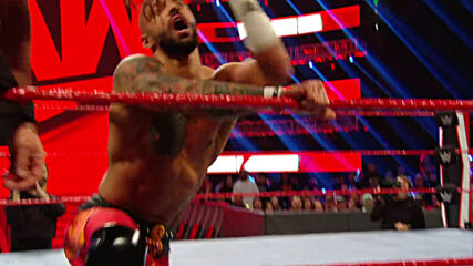 Seth Rollins vs. Ricochet vs. Bobby Lashley - Triple Threat Match: Raw, Feb. 3, 2020 (Full Match)