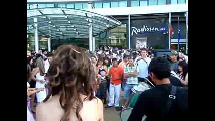 Цигански ритми пред Радисън в София 
