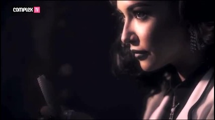 Холивудска звезда играе секси стрийп покер
