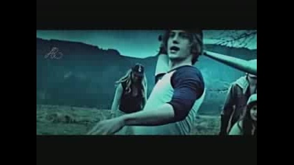 Alice and Bella - I Kissed A Girl