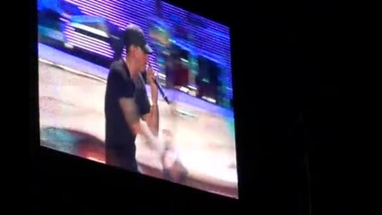 Eminem - I Need A Doctor [live]