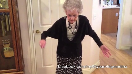 Баба на 90 години танцува в памет на Уитни Хюстън