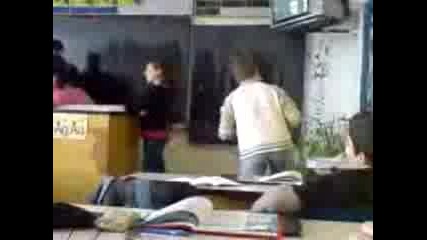 Падане, Пребиване, Смях...