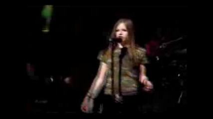 Avril Lavigne - Losing Grip Music Video