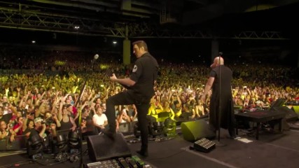 Disturbed Performs Pantera's Walk