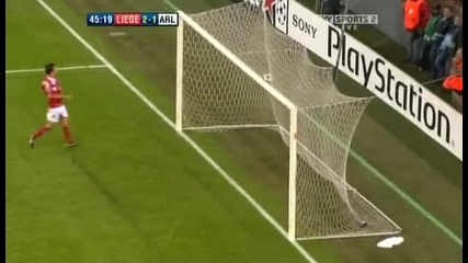 Standard Liege 2 - 3 - Arsenal * Bendtner goal