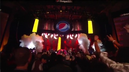 Rihanna - Shut up and drive - Live @ Pepsi Smash Super Bowl - 29.01.09 ( High Quality )