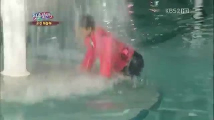 Sistar_s Bora gets wet and wild