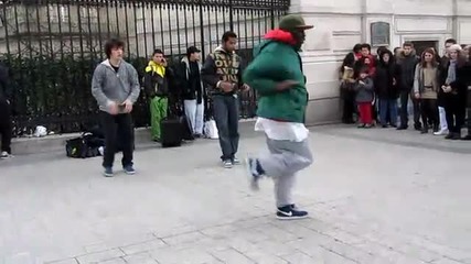 Paris Street Performers Break Dancers