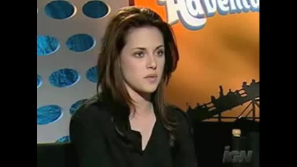 Kristen Stewart Says New Moon is Strikingly Beautiful
