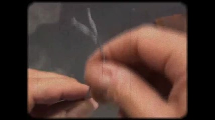 Як номер с стъклено шише и начупен буркан