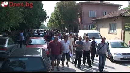 Българите на бунт във село Катуница след убийството на 19 годишно момче!