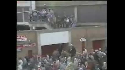 Football Hooligans - Liverpool v Man Utd - 1985 