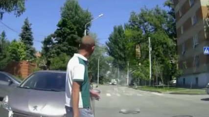 От Русия - жени шофьори с рефлекси на умряла котка!