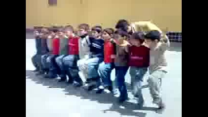Кюрдски Деца Танцуват